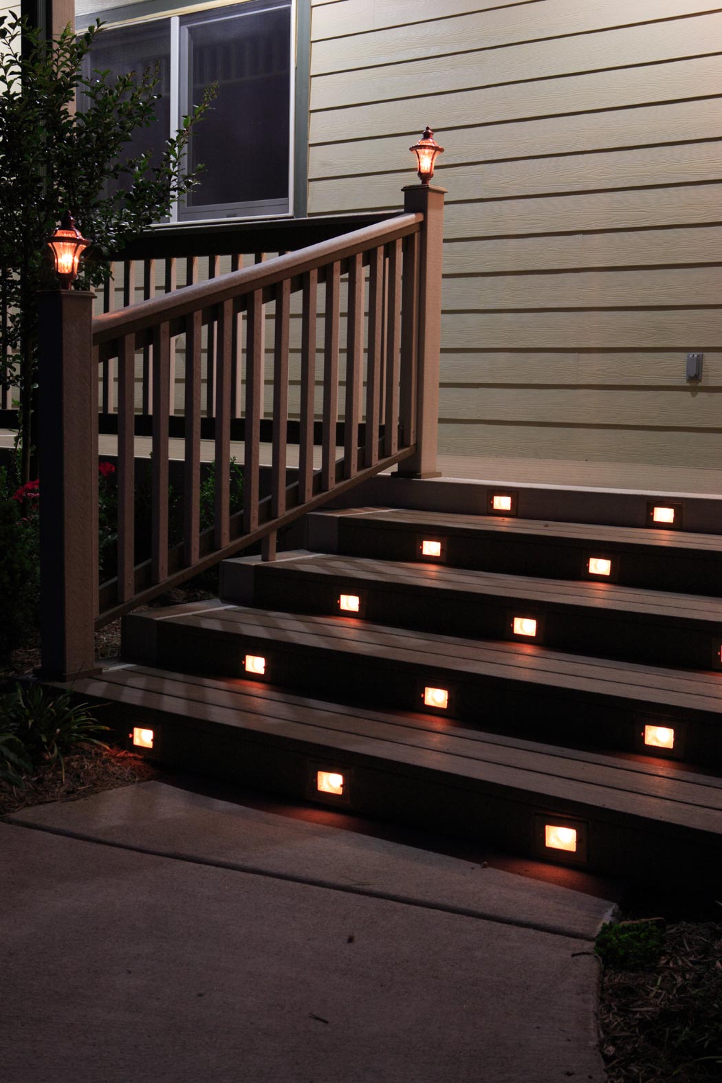 Socialist forklædning Installere Deck Lighting Ideas to Enhance Any Outdoor Living Space