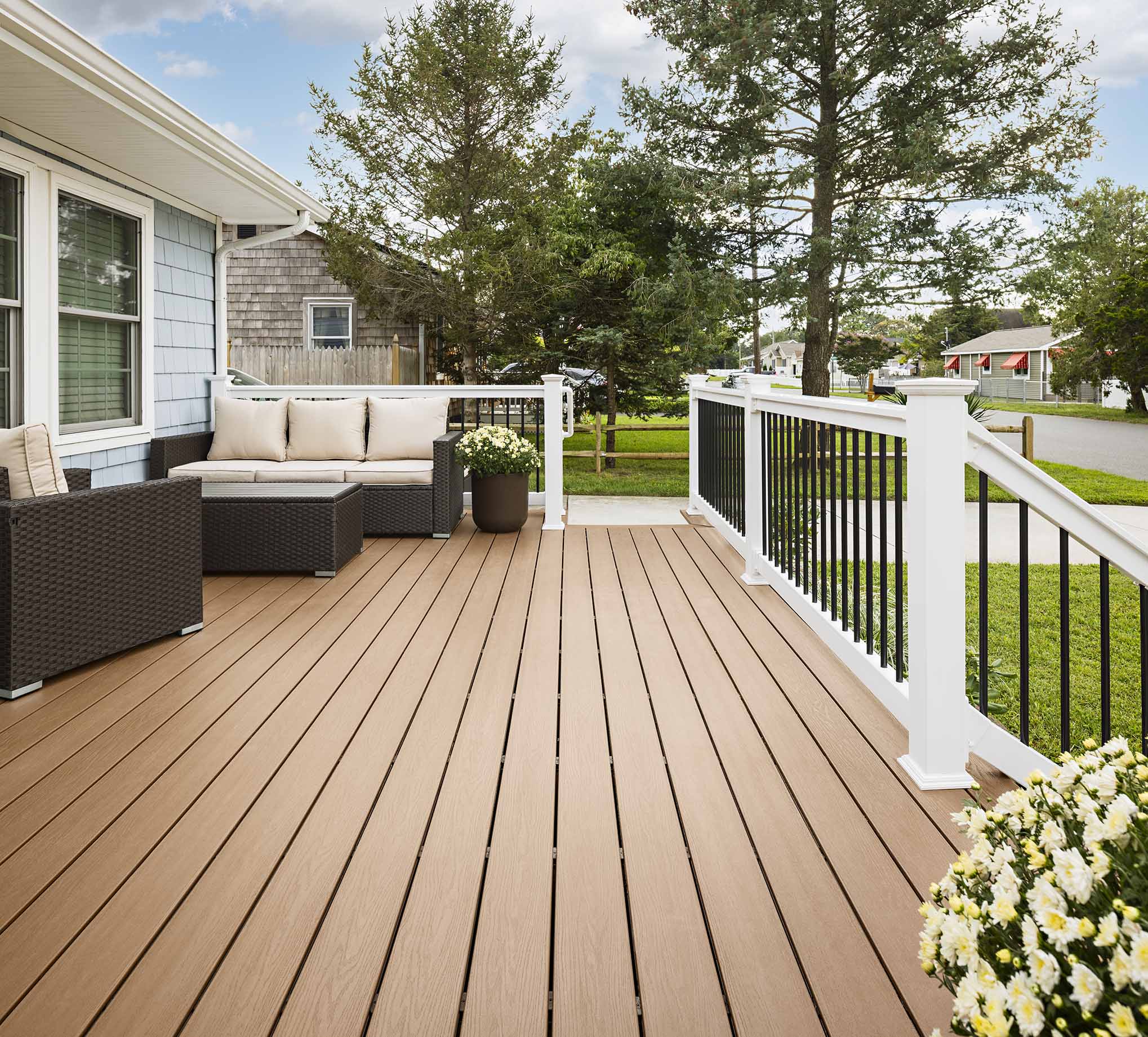 MoistureShield's Homeowner’s Guide to DIY Composite Decking ...